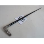 A delicate Victorian hallmarked silver handled ebonised cane (approx 90 cm high) est: £20-£40