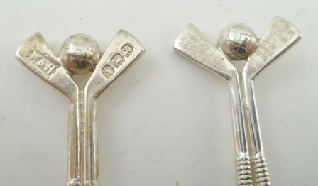 WALKER AND HALL A COLLECTION OF SEVEN VARIOUS SILVER "GOLF" TEA SPOONS, modelled with golf club - Image 3 of 4