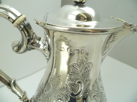 EDWARD & JOHN BARNARD A MID 19TH CENTURY THREE PIECE SILVER TEA SERVICE, the teapot having a melon - Image 6 of 6