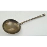 AN 84 STANDARD IMPERIAL RUSSIAN SILVER CAVIAR SPOON with spiral twist handle, the reverse of the