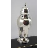 GOLDSMITHS & SILVERSMITHS CO. A SILVER BALUSTER SHAPED SUGAR CASTER, having applied wire scallop and