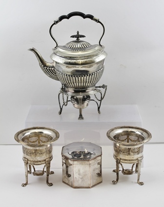 WALKER & HALL A VICTORIAN SILVER PLATED KETTLE ON STAND, together with a pair of circular plated