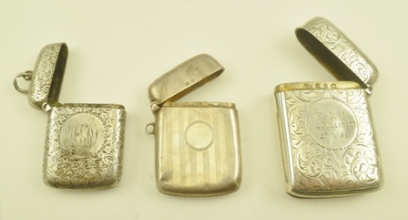 GEORGE UNITE A LATE VICTORIAN VESTA CASE with acanthus engraved decoration, inscribed, together with - Image 3 of 3