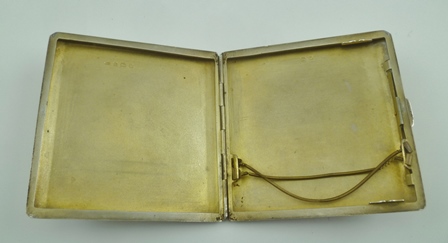 JOHN HENRY WYNN AN EARLY 20TH CENTURY SILVER CIGARETTE CASE, having engine turned decoration, - Image 3 of 3