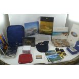 A COLLECTION OF "P & O" CRUISE LINE ITEMS, includes bags, baseball cap, postcards, keyrings, a