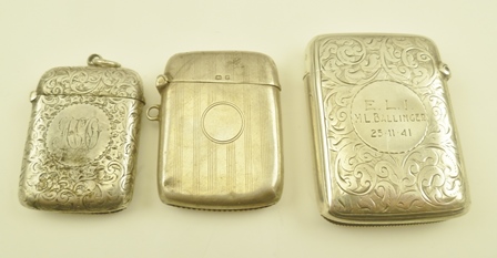 GEORGE UNITE A LATE VICTORIAN VESTA CASE with acanthus engraved decoration, inscribed, together with - Image 2 of 3