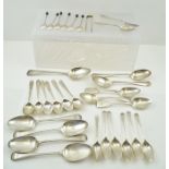 A.E. KINMEN A SET OF FOUR EDWARDIAN SILVER DESSERT SPOONS of Hanoverian design, Sheffield 1901,