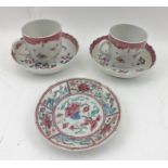 A PAIR OF EARLY 19TH CENTURY CHINESE PORCELAIN CUPS AND SAUCERS, having hand painted floral