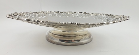 GLADWIN LIMITED A 20TH CENTURY SILVER CAKE STAND, cast and pierced edge, on raised circular - Image 3 of 3