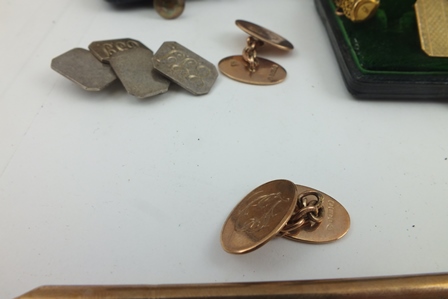 A PAIR OF ROSE GOLD 9CT OVAL CHAIN LINK CUFFLINKS (monogrammed), in vendor's case, together with a - Image 2 of 2