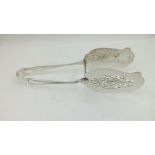 J & W DEAKIN A PAIR OF PIERCED SILVER SERVERS, Sheffield 1925, 181g