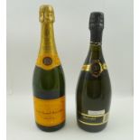 VEUVE CLICQUOT PONSARDIN NV Brut, 1 bottle MORTON BLACK LABEL 2000, 1 bottle (2)