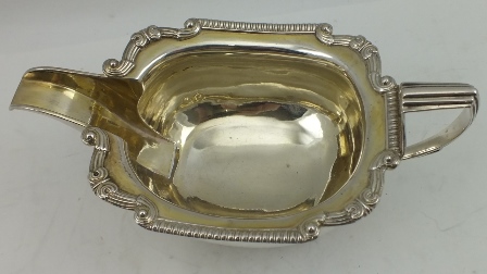 ROBERT & SAMUEL HENNELL A GEORGE III SILVER SAUCE BOAT, having decorative rim, gilded interior, - Image 2 of 4