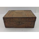 A 19TH CENTURY TUNBRIDGE WARE BOX CONTAINING A QUANTITY OF COSTUME JEWELLERY, box 25cm wide