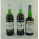 GONZALEZ BYASS JERES TIO PEPE SHERRY, 2 bottles HARVEYS CLUB AMONTILLADO medium dry Sherry, 1 bottle