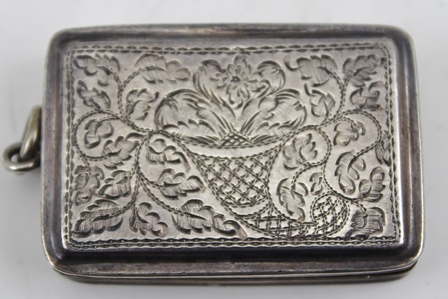 THOMAS & WILLIAM SIMPSON AN EARLY 19TH CENTURY SILVER VINAIGRETTE, having chased decoration, - Image 2 of 6