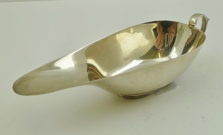 A SILVER MINT SAUCE BOAT, Chester 1927, 66g