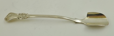 A VICTORIAN SILVER STILTON SCOOP with stag crest to handle, London 1854, weight 109g