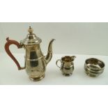 A GEORGIAN DESIGN SILVER INDIVIDUAL COFFEE SET, the pot with domed hinged cover, Birmingham 1923,