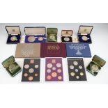 A collection of commemorative coins to include a Churchill Centenary two coin set, two Royal Mind