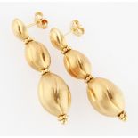 A pair of 18ct yellow gold drop stud earrings, of graduated oval design, hallmarked Edinburgh,