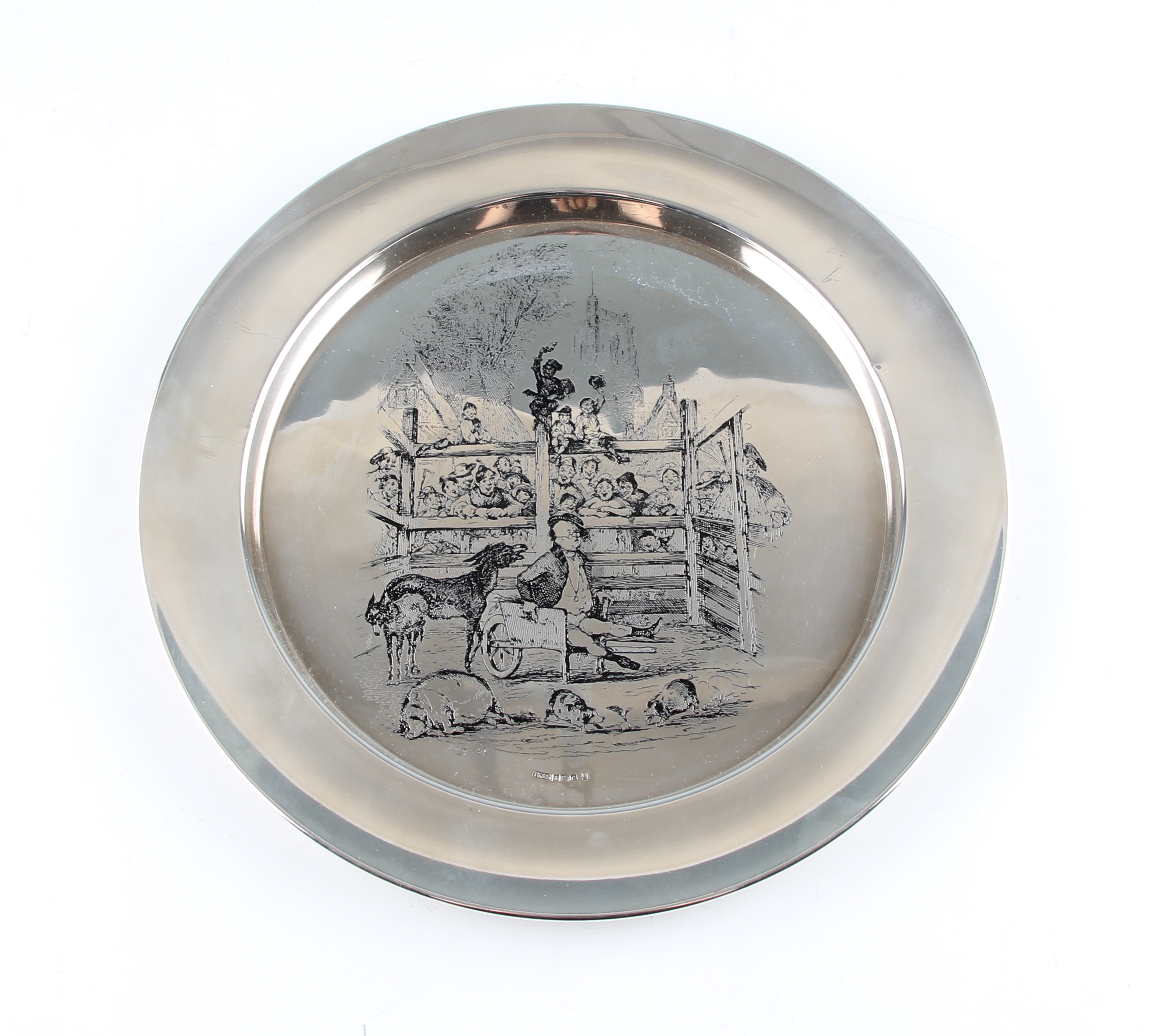 A silver Mr Pickwick Christmas plate, hallmarked Birmingham 1976, with makers mark TK&S for Toye,