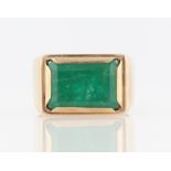 A gents emerald signet ring, set with a rectangular piece of emerald, measuring approx. 9x13mm, in