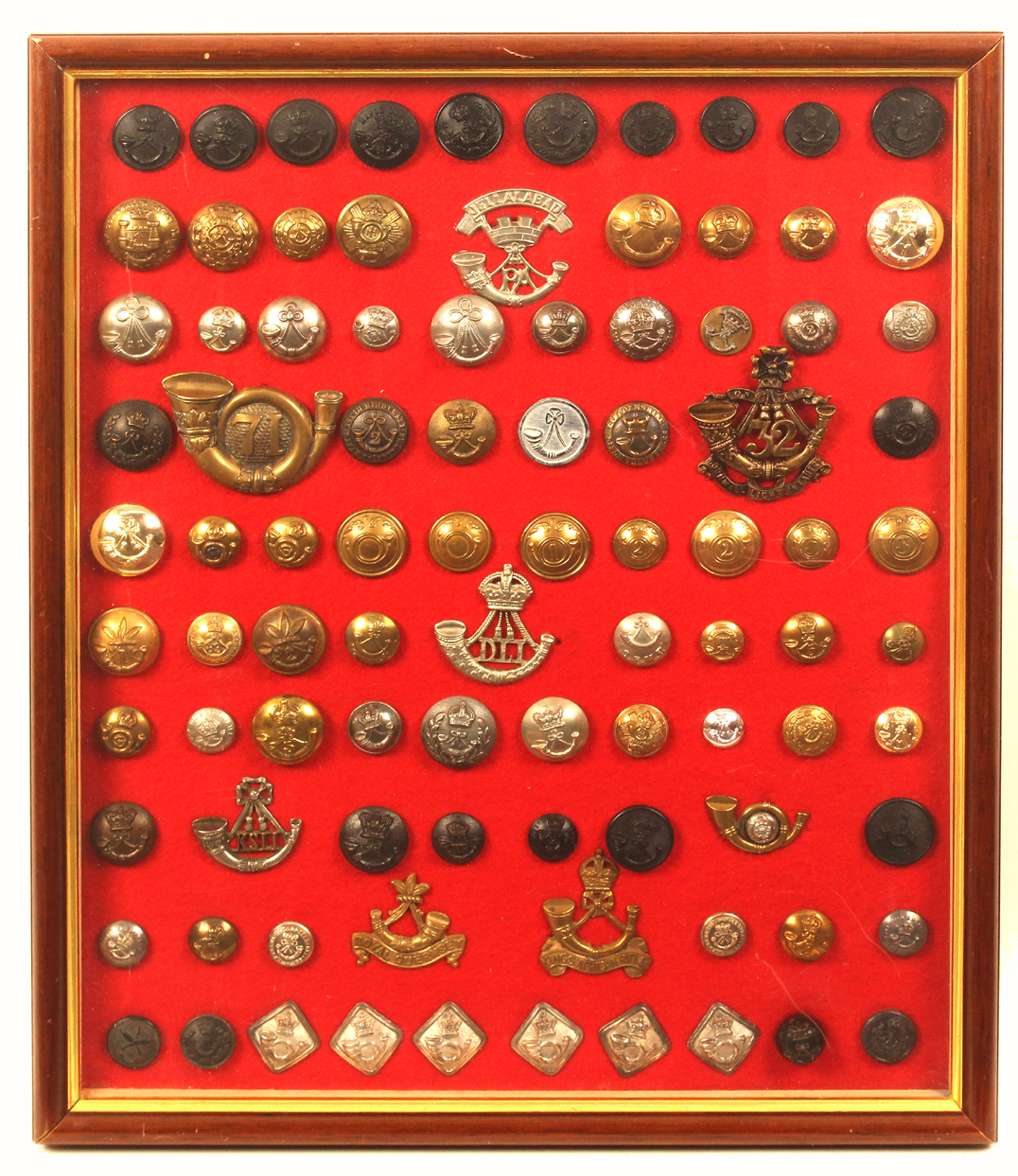 Buttons and badges - military - three framed displays comprising a framed display of 84 buttons - Image 2 of 3