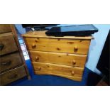 Pine chest of drawers