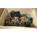 Quantity of costume jewellery