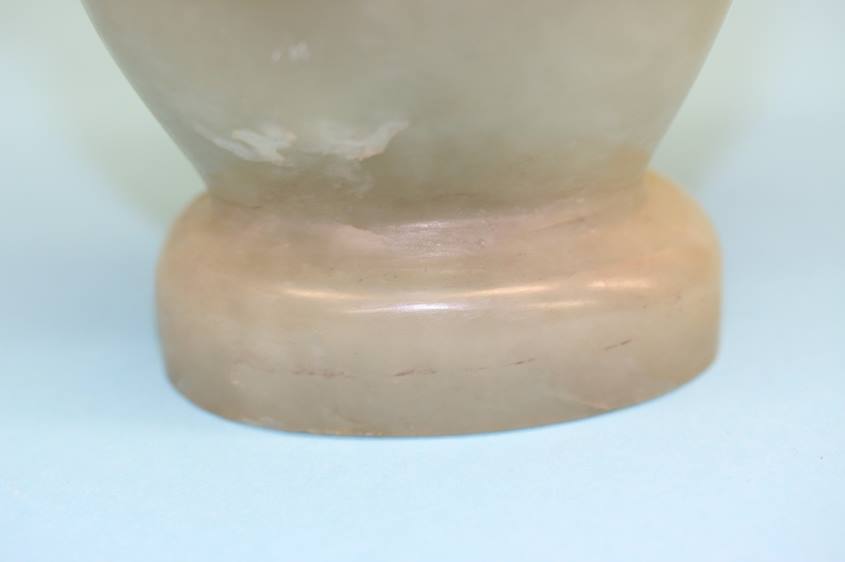 A Chinese jade vase. 15 cm high - Image 4 of 7