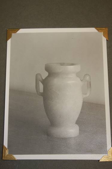 A Chinese jade vase. 15 cm high - Image 7 of 7