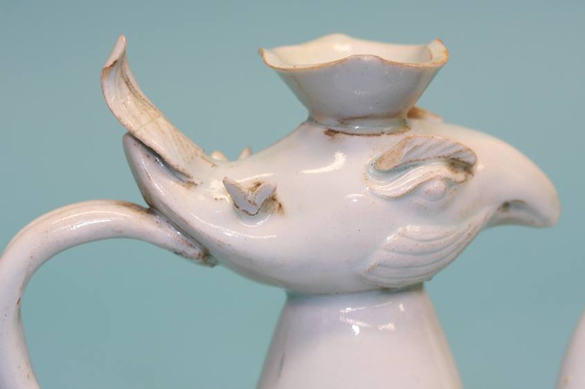 A Chinese ewer, modelled with a phoenix. 21 cm high - Image 6 of 11