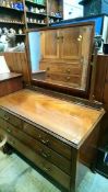 Mahogany dressing chest, 106cm wide