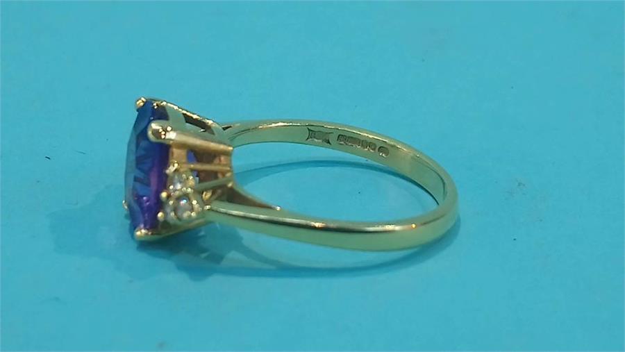 An 18ct diamond and amethyst ring - Image 4 of 4