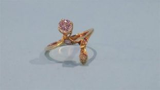 An 18ct gold ring with diamond chips
