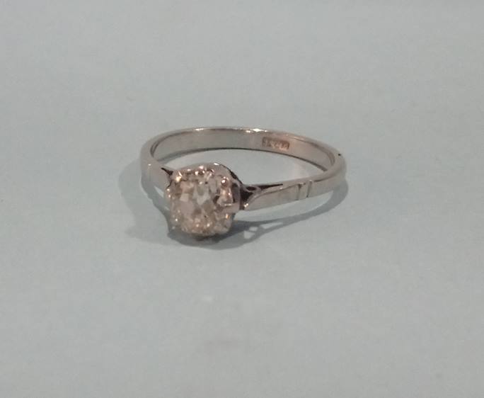 A platinum 1ct solitaire diamond ring - Image 2 of 3