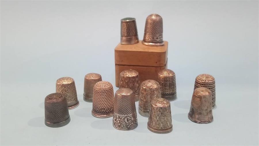 Collection of silver thimbles - Image 4 of 4