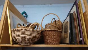 Various pictures and wicker baskets