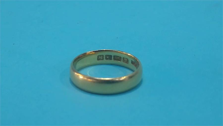 A 22ct gold wedding band, weight 4.5 grams - Image 2 of 2