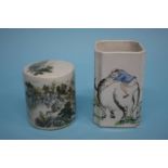 Two pieces of Republic of China porcelain. 12cm and 9cm high
