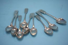 Nine silver teaspoons, weight 158.7 grams / 5oz