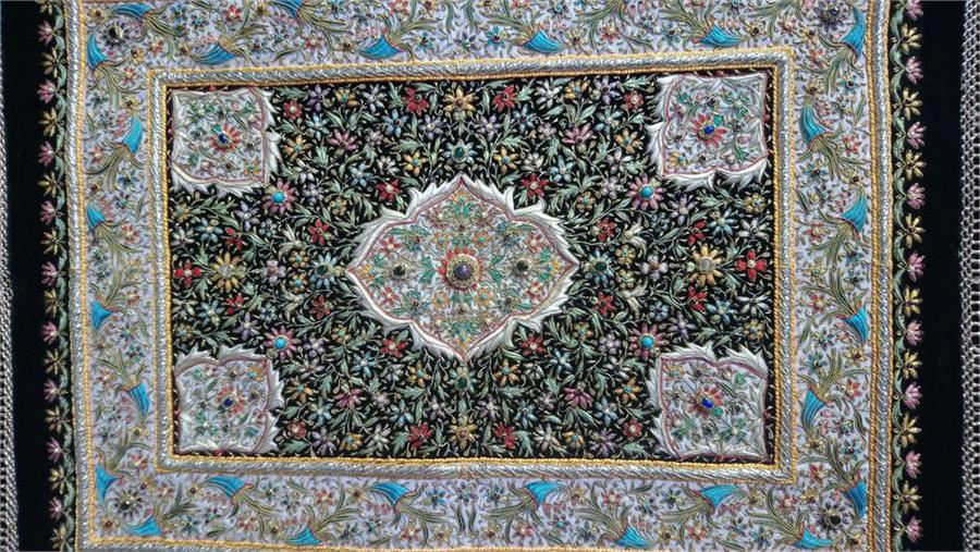 Large Kashmir woven tapestry - Image 2 of 2