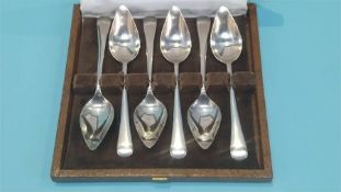Cased set of six silver grapefruit spoons