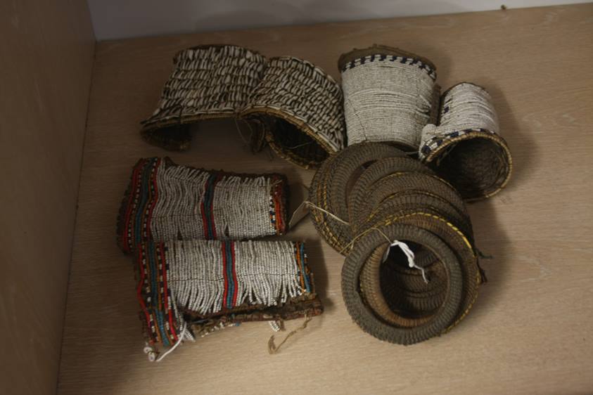 Collection of assorted tribal jewellery - Image 3 of 8