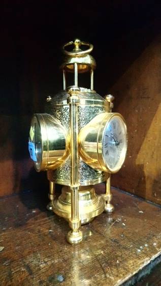 A brass desk barometer - Image 4 of 5