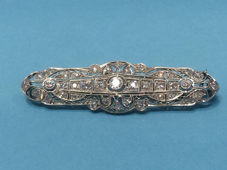 A diamond set white metal brooch - Image 2 of 3