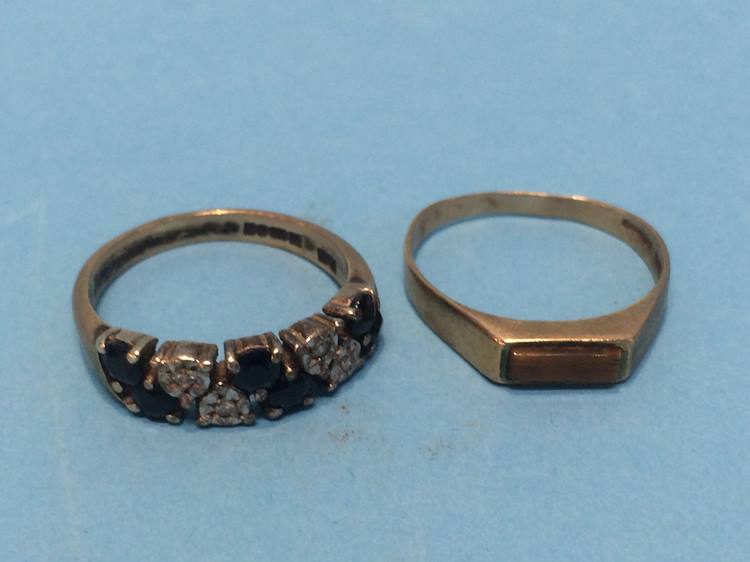 Four 9ct rings and one unmarked 20.4 grams total - Image 2 of 4