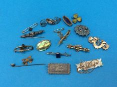 Collection of brooches, silver and 9ct