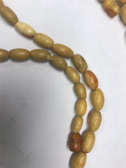 String of amber beads - Image 4 of 7